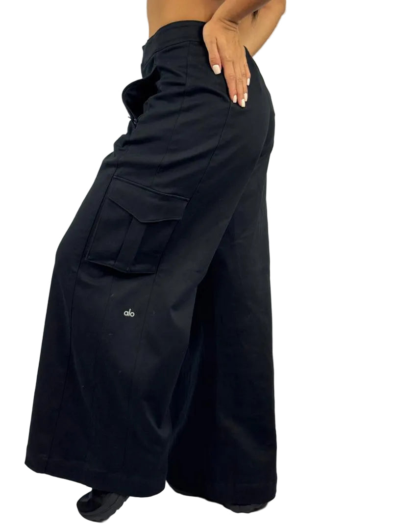 H/W Show Off Cargo Wide Leg Trouser (Reg